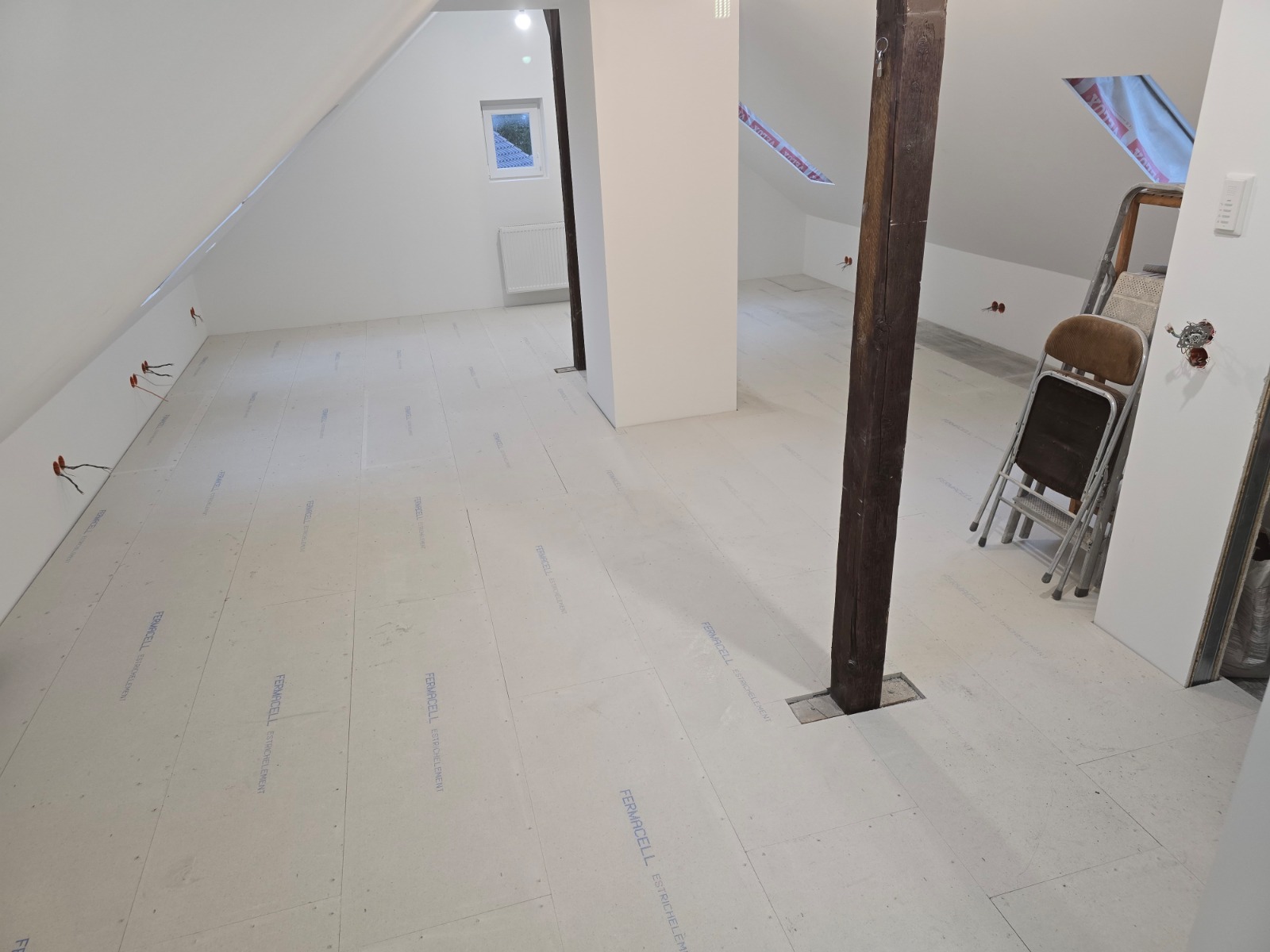Wärmedämmender Fußbodenaufbau im Dachgeschoss